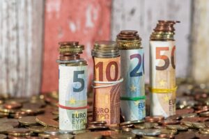 Compte rémunéré : quels sont les avantages qui attirent les usagers ?